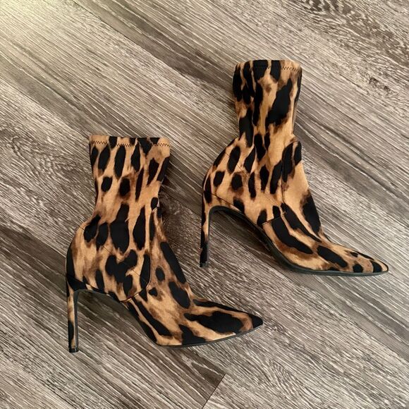 Stuart Weitzman Wren 95 boots Leopard Size 8 - Picture 2 of 5